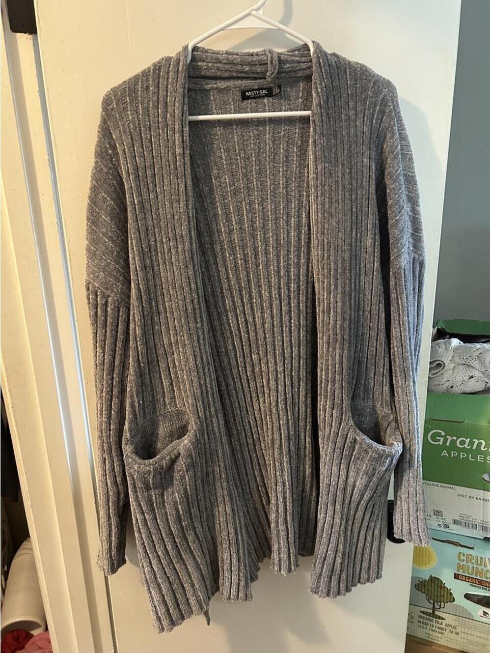 Gray ribbed knit cardigan with pockets and tie belt size 10